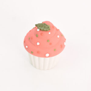 Rode cupcake van porselein – groene hulst